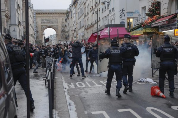 Po smrteľnej streľbe v Paríži vznikli potýčky medzi Kurdmi a políciou