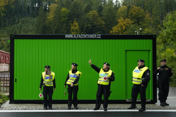 Kontroly na hraniciach so Slovenskom v Česku predĺžia o 20 dní