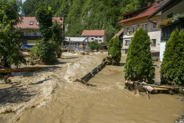 Slovensko pomôže Slovinsku so zvládaním povodní poskytnutím štyroch rýpadiel