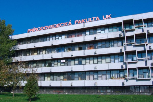 Univerzita Komenského ukončila pracovný pomer s obvineným docentom
