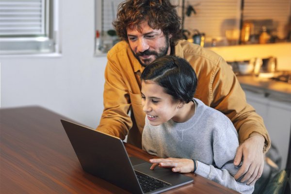 Nové Orange Digital Center prináša bezplatné digitálne vzdelávanie pre všetkých