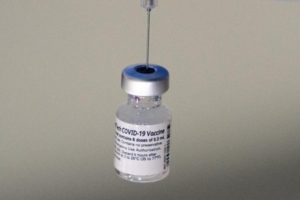 Kombinovaná vakcína voči chrípke a covidu je pripravená na testovanie, tvrdí spoločnosť Pzifer