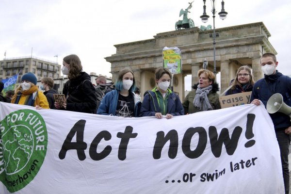 V šiestich slovenských mestách štrajkujú študenti a aktivisti za klímu 