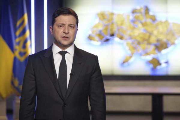 Podľa ukrajinského prezidenta sa Západ neponáhľa s pomocou Ukrajine proti ruskej invázii