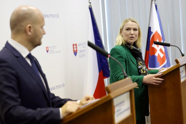 Česká ministerka obrany: Zatiaľ neexistuje podozrenie, že by výbuch v Libavej bol sabotáž
