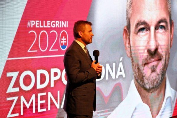 Transparency International: Pellegrini tají najväčšiu bilbordovú kampaň