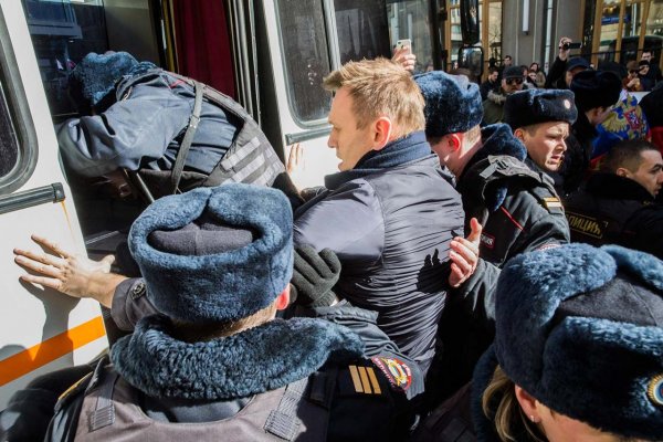 Masové protesty v Rusku, zatkli lídra opozície Navaľného 