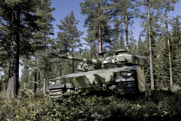 Česká vláda schválila nákup švédskych bojových vozidiel pechoty CV90