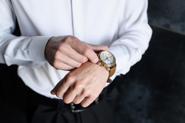 Kompletný sprievodca výberom pánskych doplnkov – ako si vybrať štýlové pánske hodinky?