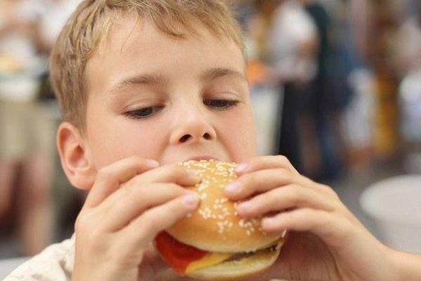 Obezitológ: Dieťa nemá šancu z obezity vyrásť