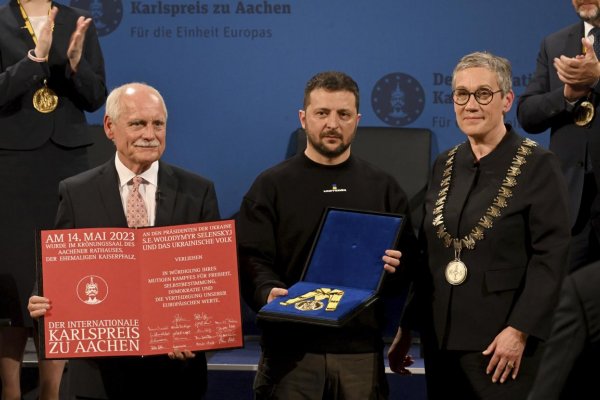 Nemecko odovzdalo Zelenskému a ľudu Ukrajiny Medzinárodnú cenu Karola Veľkého