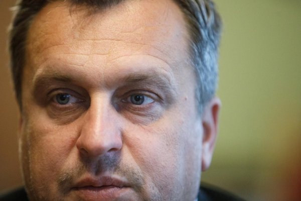 Český minister Hamáček pôjde do Ruska rokovať o Sputniku V, na cestu prizval aj Danka