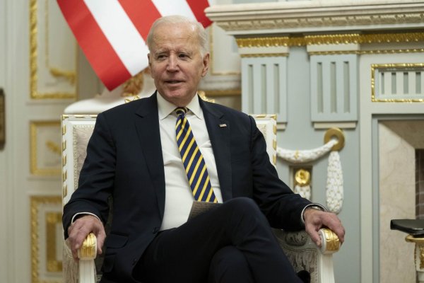 Biden pricestoval z Ukrajiny do Poľska