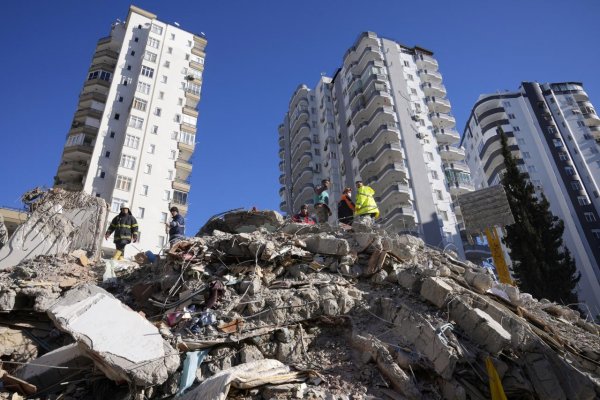 Celkový počet obetí zemetrasení v Turecku a Sýrii prekročil 28 000