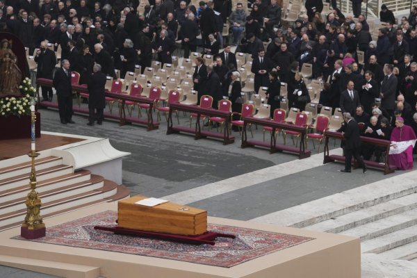 Dnes sa uskutočnil pohreb emeritného pápeža Benedikta XVI. 