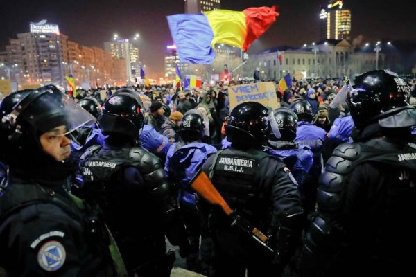  Boj Rumunov s korupciou pokračuje: Najväčšie protesty od roku 1989 a minister, ktorý nechce byť zbabelec.