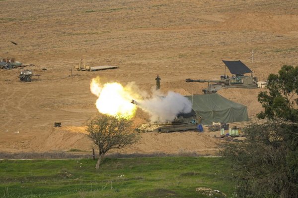 Izrael po rozšírení ofenzívy intenzívne útočí v strednej a južnej časti Pásma Gazy