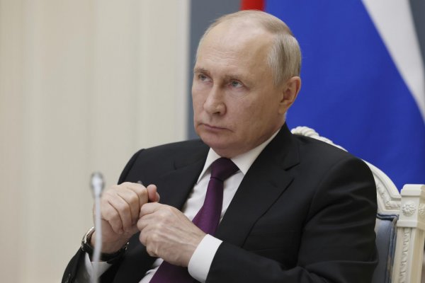 Putin pricestoval do Vladivostoku