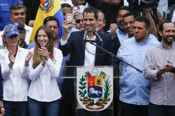 Venezuela: Guaidó sa vrátil do vlasti, hrozí mu zatknutie 