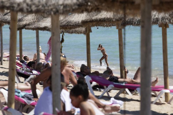 Počty nakazených na ostrove dovolenkárov Malorka stále rastú