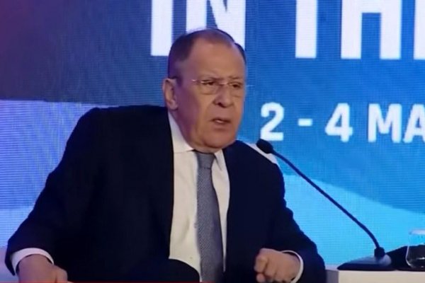 Lavrov si za vyjadrenia o Ukrajine vyslúžil výsmech publika
