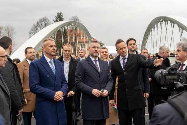 Szijjártó: Maďarsko nepodľahne Bruselu a neprijme nelegálnych migrantov