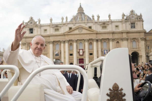 Pápež označil vylúčenie migrantov za škandalózne, nechutné a hriešne