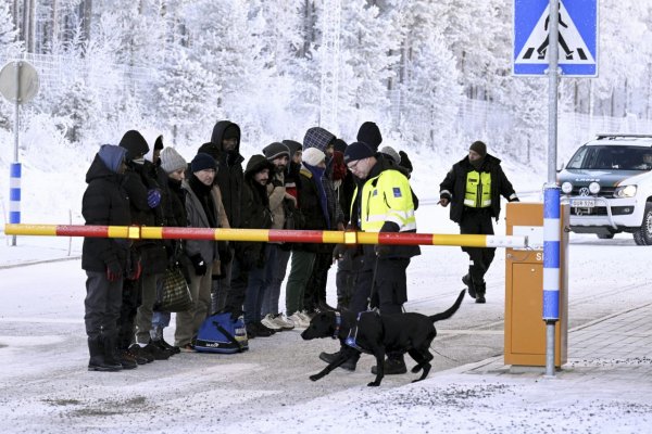 Fínsko zatvára všetky priechody na hraniciach s Ruskom okrem jedného