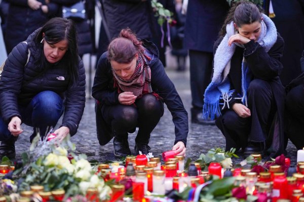 Nadačný fond Karlovej Univerzity vyhlasuje zbierku na podporu rodín obetí 