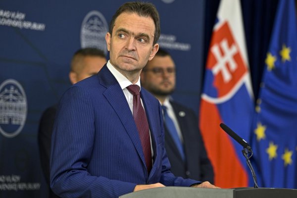 Na slovensko-maďarských hraniciach nie sú žiadne incidenty, vyhlásil premiér