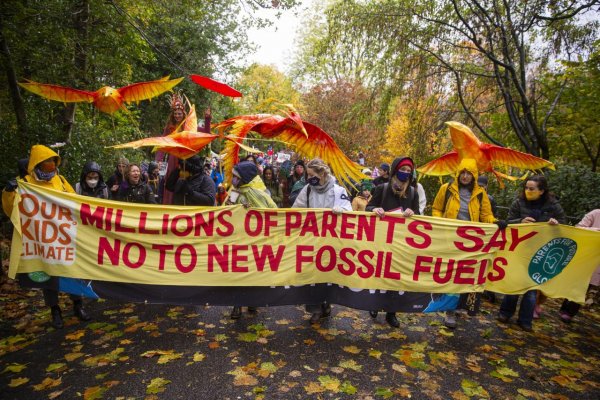 Tisíce ľudí pochodovali v Glasgowe za viac opatrení proti klimatickej kríze