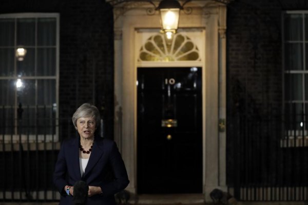 Britská vláda schválila návrh dohody o odchode Británie z Európskej únie
