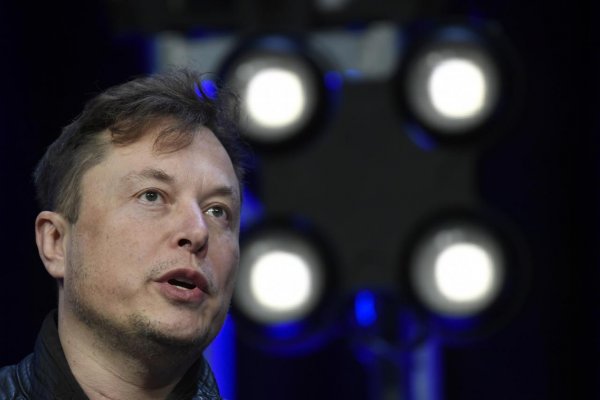 Elon Musk ubezpečil, že SpaceX nevypne Starlink na Ukrajine