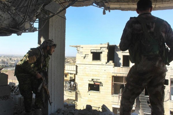 Arabsko-kurdské milície dobyli Rakku