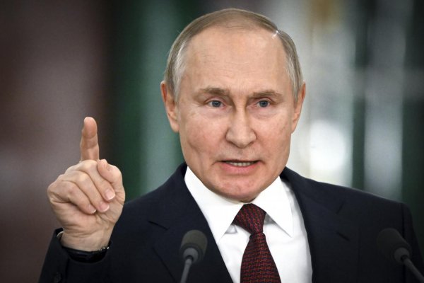 Putin obvinil Západ, že sa snaží „​roztrhať“​ Rusko