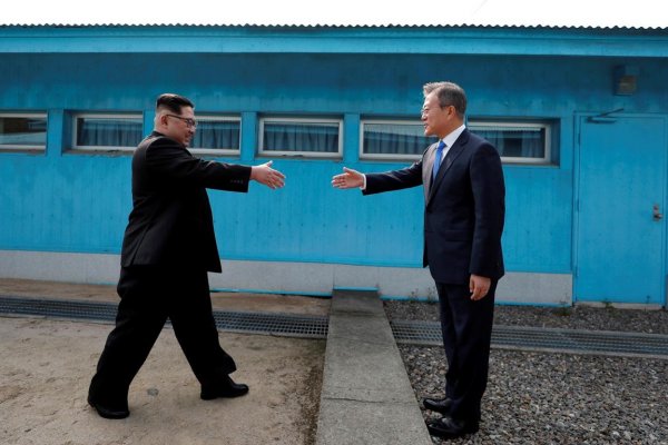 Kim Čong-un prvý raz prekročil hranice Južnej Kórey