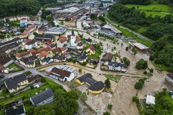 Premiér ponúkol Slovinsku pomoc pri odstraňovaní následkov povodní