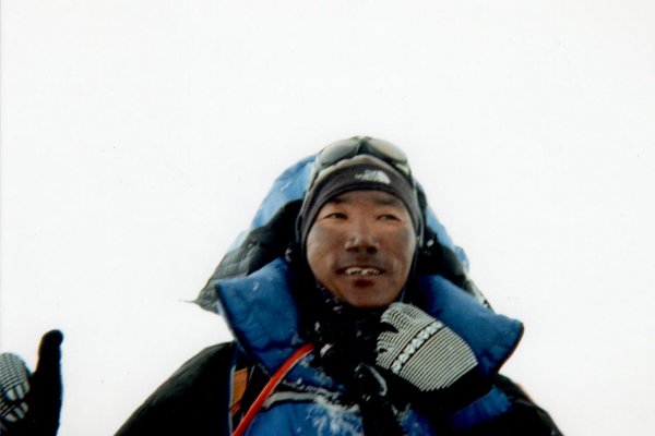 Nepálsky šerpa stanovil nový rekord, na Mount Evereste stál už 27-krát