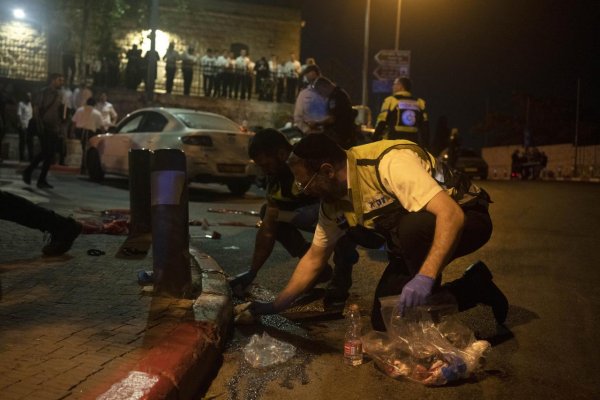 Útočník neďaleko Múra nárekov v Jeruzaleme postrelil osem ľudí