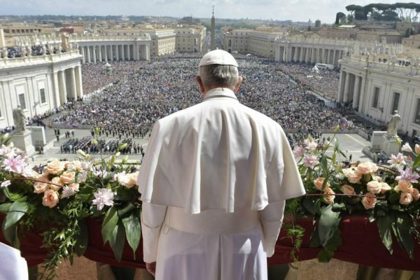 Urbi et Orbi: Pápež František vyprosuje úľavu pre milovanú a strýznenú Sýriu