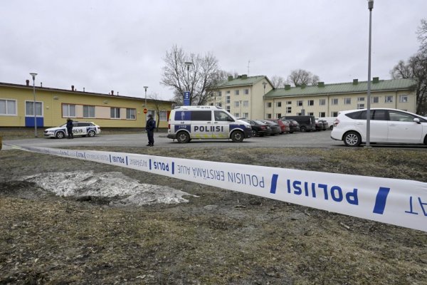 V škole vo Fínsku strieľal 12-ročný žiak a zranil tri deti, jedno dieťa zomrelo