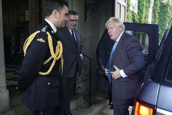 Boris Johnson rezignoval a opustil zámok Balmoral 