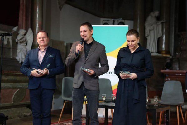 Ocenené tri humanitárne osobnosti na podujatí k dvom rokom vojny na Ukrajine