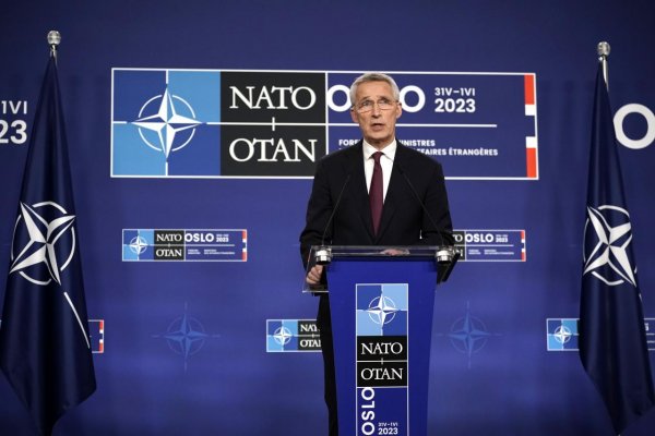 Ministerstvo zahraničných vecí aj obrany odmietajú, že by NATO chcelo kampaňou zasahovať do volebného procesu