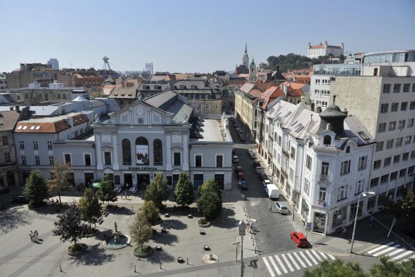 Bratislava bude mať Námestie Nežnej revolúcie