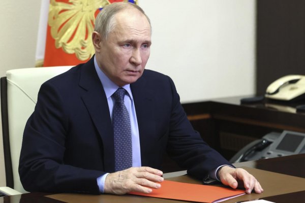 Diplomati si uctili pamiatku obetí z Crocus City Hall; Putin smúti „po svojom“
