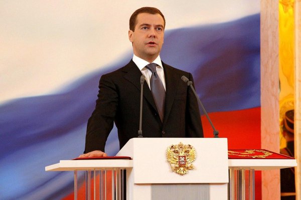 Zásah na Kryme zo strany krajiny NATO by znamenal tretiu svetovú vojnu, vyhlásil Medvedev