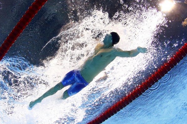 Phelps už nemusí plávať