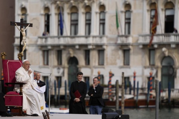 Pápež sa stretol s väzenkyňami v Benátkach