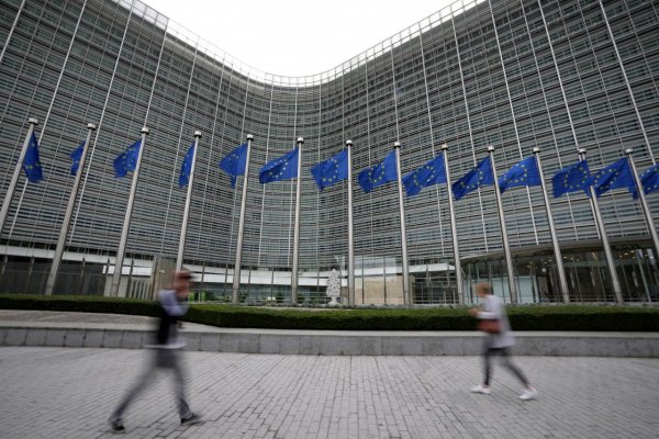 Slovenskí europoslanci reagujú na uznesenie EP kritizujúce vládu Roberta Fica